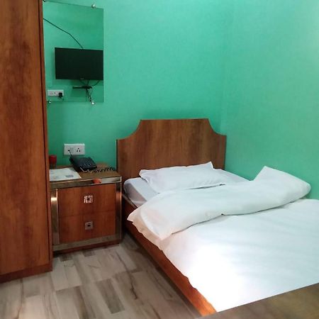 Serenity Inn And Grill Guwahati Bagian luar foto